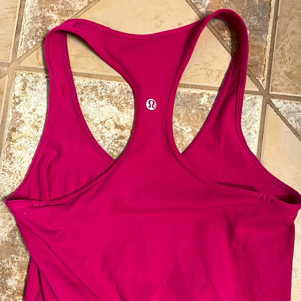 Lululemon - Picture 2 of 3